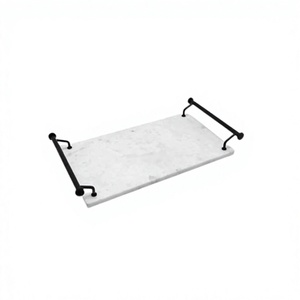 Plateau alimentaire en marbre de qualité supérieure avec poignées en fer, design moderne, couleur blanche, en vente. - Product Image 1