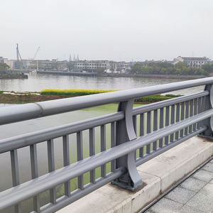 Barrera de Seguridad Anticollisión de Acero al Carbono para Carreteras, Grado Ingeniería, Reflectante, Clasificación de Impacto M68, Recubrimiento en Polvo para - Product Image 1