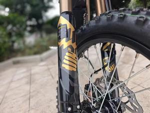 Potente Motocicleta Eléctrica Sur-Ron Ultra Bee de 27HP para Carreras Todoterreno Competitivas - Product Image 3