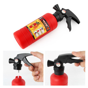 Ensemble de jeu de rôle pompier <span class=keywords><strong>pour</strong></span> <span class=keywords><strong>enfants</strong></span> avec lance d'eau et sac à dos de pompier, idéal <span class=keywords><strong>pour</strong></span> les jeux aquatiques d'été à la plage - Product Image 3