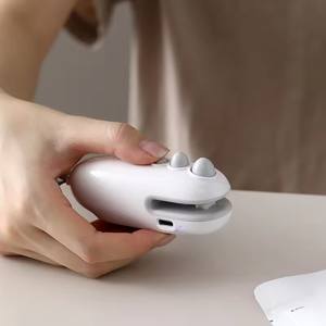 Máquina Selladora de Bolsas Portátil Mini, Sellador de Alimentos con Clip, Utensilio de Cocina para Bolsas de Snacks, Accesorios para el Hogar - Product Image 4