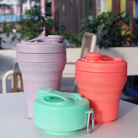 Gobelet de voyage pliable de 600 ml avec paille, mousqueton et rangement compact peu encombrant