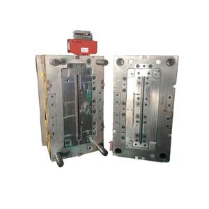 Pièces moulées par injection plastique personnalisées OEM ODM avec insert métallique pour usage industriel - Product Image 3