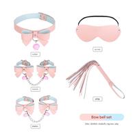 Ensemble de 5 accessoires SM : Collier papillon, cloche d'entraînement pour esclave féminine, menottes, fouet macaron, produits SM pour jeux de rôle