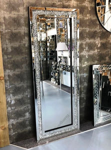 Specchio da Terra di Lusso per Camera da Letto a Figura Intera di Alta Gamma con Diamanti Frantumati e Luce LED - Product Image 4