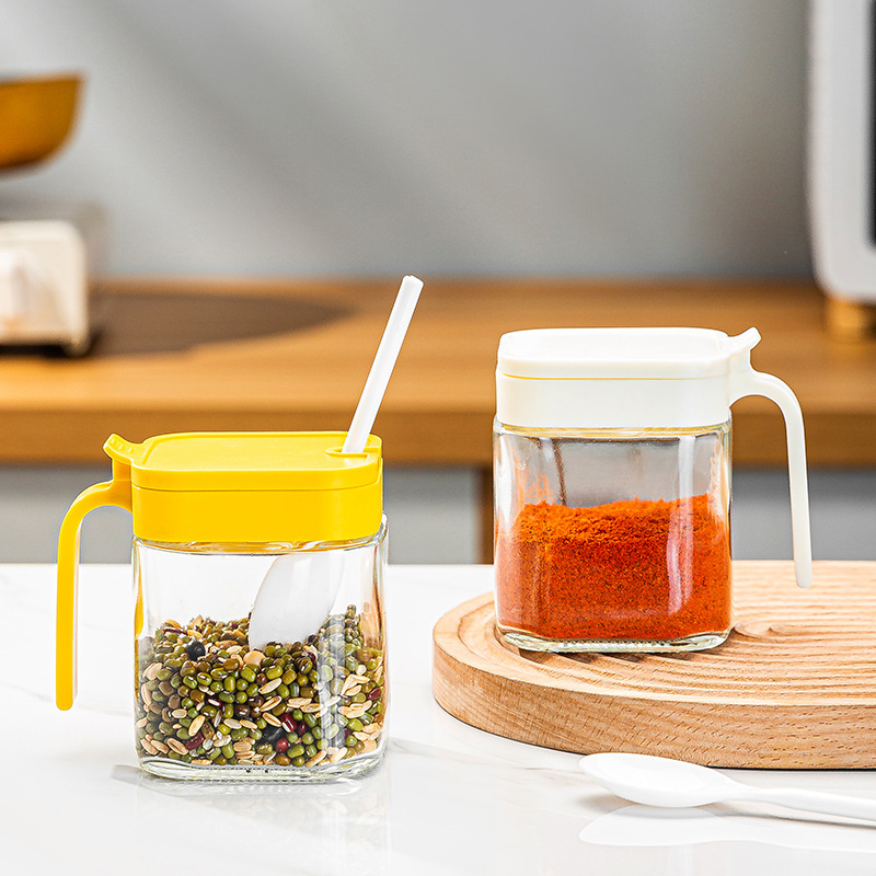 Hot Selling Factory Price Kitchen Glass Spice Storage Jar Glass Spice Bottle with Spoon and Lid Three-piece Set