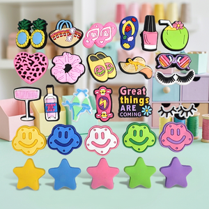 ปรับแต่งจี้รองเท้า PVC แบรนด์เนม หมายเลขรุ่น สำหรับขายส่ง ของขวัญวันหยุด ตกแต่งการ์ตูนอนิเมะ สำหรับทุกเพศ ผลิตในเวียดนาม - Product Image 5