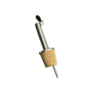จุกปิดขวดไวน์สแตนเลสพร้อมที่รินและฝาปิดสำหรับครัว - Product Image 4