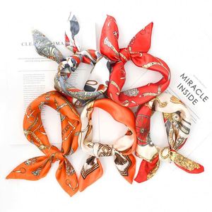 Écharpes carrées en polyester et soie de 50 cm avec logo personnalisé et motif floral, tendance, pour femmes, vente en gros YKH0084 - Product Image 1