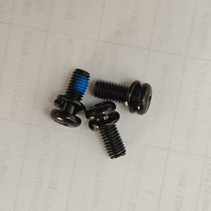 Boulon à tête cylindrique à six pans creux M4 en acier au carbone interne noir anti-lâche avec rondelle - Product Image 3