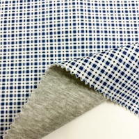 Tissu tricoté à motif à carreaux tendance, 50% polyester 50% coton, design unique à carreaux pour vêtements et t-shirts