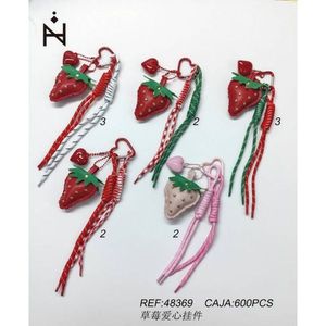 Portachiavi a forma di cuore di fragola con nappa decorativa per borsa o portachiavi, 600 pezzi per scatola - Product Image 3