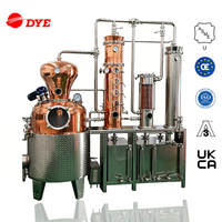 Équipement de distillation d'alcool en cuivre de 500 L, distillateur multi-espèces pour la distillerie de whisky et de gin. Certifié CE et UKCA