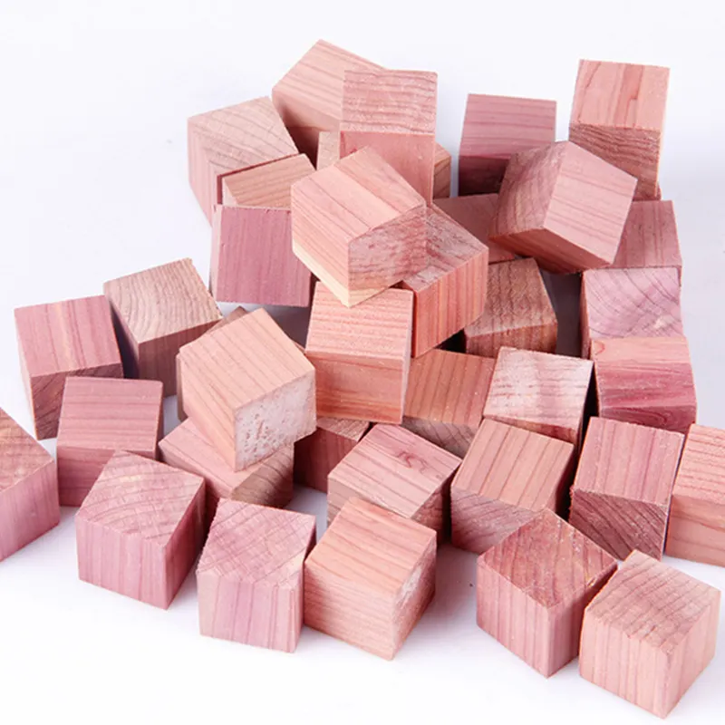 Prezzo di fabbrica cubi di cedro all'ingrosso utilizzati per mettere nel cassetto dell'armadio per prevenire muffe e falene