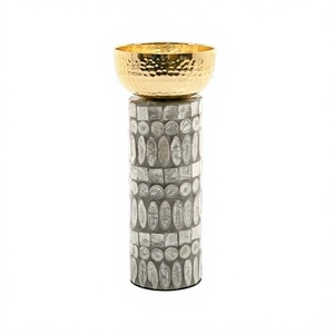 Bol à dessert en métal martelé pour fruits secs et en-cas, avec base en nacre, vaisselle à prix compétitifs - Product Image 1