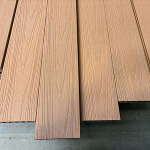 Revêtement de sol moderne pour extérieur avec technologie de revêtement de sol extérieur imperméable avancée et finition texture bois - Product Image 4