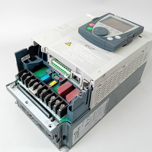 Telemecanique ATV71HU55N4 Sin cubierta + VW3A1101 - Product Image 1