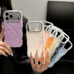 Nueva Funda para Teléfono con Diseño de Conchas Marinas y Diamantes para iPhone 17 16 15 14 Pro Max, Textura de Concha Iridiscente, Degradado Ombre Ondulado - Product Image 1