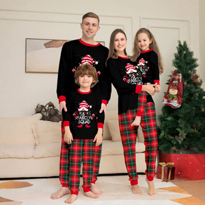 Conjuntos de pijamas navideños a juego para la familia, con estampado de letras, diseño de gnomos, a cuadros rojo y negro, camiseta de manga larga y pantalones, ropa de dormir, venta al por mayor, personalizado - Product Image 1