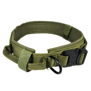 Collier de chien à poils dorés de taille moyenne Collier tactique pour animaux de compagnie Corde de marche souple à dégagement rapide <span class=keywords><strong>Rivet</strong></span> en polyester durable en <span class=keywords><strong>cuir</strong></span> véritable - Product Image 4