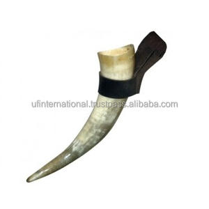 Cuerno encantador y bocina para beber, soporte de cuero y producto natural con bocina pulida - Product Image 4