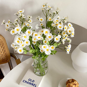 LUYI - Campanella a vento con fiori di giglio <span class=keywords><strong>della</strong></span> valle a stelo lungo, fiori artificiali, composizione floreale artificiale per la casa, soggiorno, sala da pranzo - Product Image 1