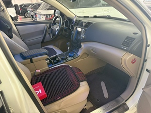 Toyota <span class=keywords><strong>Highlander</strong></span> 2.7 Turbo AWD <span class=keywords><strong>5</strong></span> Sièges Intérieur Sombre Régulateur de Vitesse Adaptatif Conduite à Gauche Caméra Arrière 190 000 km Véhicule d'Occasion (2010) - Product Image 5