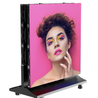 Vente en gros P2.6 Affichage LED pour affiches pliantes verticales Lecture sur écran partagé Vidéos publicitaires