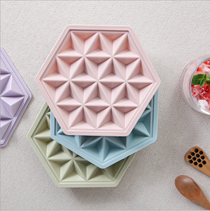 2 Pezzi Stampo per Cubetti di Ghiaccio a Forma di Cuore, Ghiaccio Stampo Cuore Silicone, Vassoio per Cubetti di Ghiaccio in Silicone, per Whisky, Cocktails, Birra, Succhi, Cioccolato, Caramelle