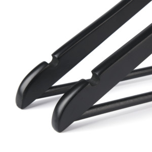 Cintres en <span class=keywords><strong>bois</strong></span> <span class=keywords><strong>antivol</strong></span> de couleur noire pour hôtel avec anneau pour <span class=keywords><strong>cintre</strong></span> de costume - Product Image 6