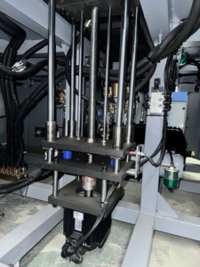 Nouvelle machine de moulage par soufflage de plastique peut pet faisant la machine avec servomoteur - Product Image 5