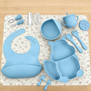 Set di Stoviglie per Bambini in Silicone Alimentare Personalizzato OEM, Piatti Morbidi per Neonati con Ciotola <span class=keywords><strong>a</strong></span> Ventosa e Cucchiaio - Product Image 2