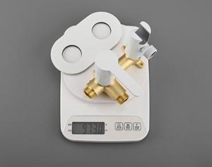 Белый портативный ручной распылитель для биде - Product Image 5