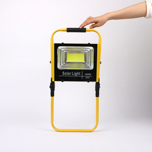Projecteur solaire LED rechargeable 100W 200W 300W IP67, lampe de travail portable pour extérieur - Product Image 2