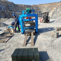Machine semi-automatique QTJ4-40 pour la fabrication de blocs creux en ciment pour pavés