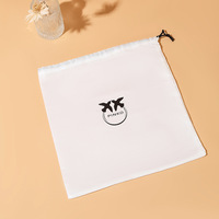 Sacs à cordon en polyester avec logo personnalisé, pochettes anti-poussière blanches souples pour chaussures, ceintures, foulards