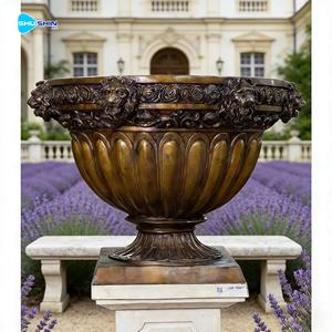 Maceta Clásica de Bronce Antiguo con Relieve, Urna Grande Personalizada con Figura Romana y Cabeza de León para Jardín - Product Image 3