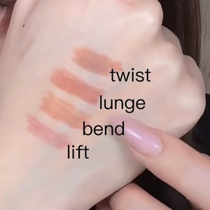 Crayon à lèvres de luxe en peptide mat de marque privée imperméable et résistant à la sueur en 11 nuances végétalien et sans cruauté - Product Image 5