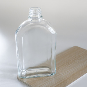 250ml Botella de vidrio vacía Vodka Gin Rum Whisky Botella de café <span class=keywords><strong>con</strong></span> tapa de metal de tornillo para venta de bebidas a granel - Product Image 3
