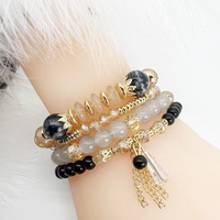 Ensemble de 4 bracelets élastiques Boho Chic pour femmes, bijoux tendance en perles de cristal dorées multicouches, accessoires de plage pour les fêtes