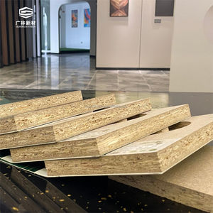 GuangLin Fine <span class=keywords><strong>OSB</strong></span> 1220*2745 18mm Flakeboards Hoja de aglomerado Material de madera sin terminar para uso en interiores Muebles para salas de conferencias - Product Image 6
