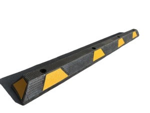 ROADSAFE Ferma-Carrozzia Portatile in Gomma per Parcheggi, 56cm-183cm - Product Image 1