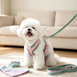 Conjunto de Arnés, Collar y Pañuelo para Mascotas en Corduroy Suave - Product Image 1