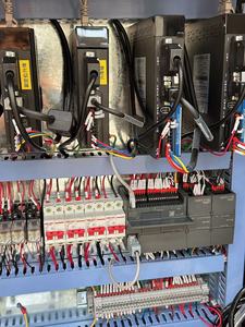 เครื่องเชื่อมมุม CNC 9 แกน ยี่ห้อ YBKE สำหรับ PVC อลูมิเนียม UPVC 6KW 220V ควบคุมด้วย PLC อุปกรณ์ทำหน้าต่างและประตูสำหรับงานหนัก - Product Image 6