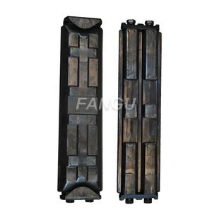 แผ่นรางยางรถขุดขนาด450มม. 600มม. 800มม. ชิ้นส่วนเครื่องจักร Komatsu Sumitomo <span class=keywords><strong>Cat</strong></span> HITACHI kebeco - Product Image 2