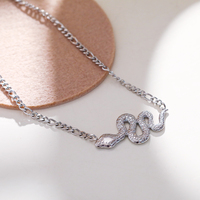 Collier Animal Féminin Pendentif Serpent Doré Chaîne Délicate Plaqué Or 14K Minimal Simple Belle Bijoux Cadeau