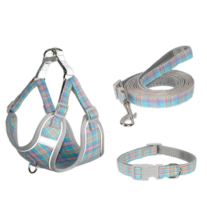 छोटे कुत्तों के लिए समायोज्य एंटी-एस्केप कुत्ते के लिए नए प्लेड शैली पालतू कुत्ते पट्टा चिपकी सुविधा और रिबन सजावट के साथ - Product Image 2