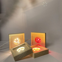 Grosir Alas Lampu LED Kayu Berwarna Solid Bentuk Kubus 4CM 5CM 6CM 8CM untuk Lampu Malam LED dan Alas Lampu Malam untuk Kubus Kristal 3D