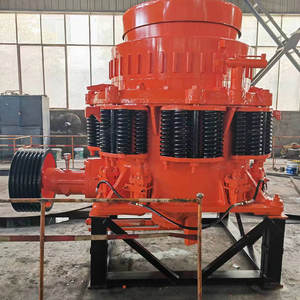 Installation de concassage de roche et d'agrégats stationnaire de 100 à 120 tonnes pour la construction routière en Mongolie - Product Image 1