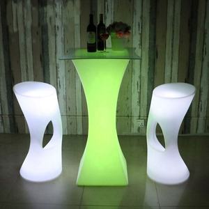 <span class=keywords><strong>D</strong></span>écoration de table de bar <span class=keywords><strong>et</strong></span> de canapé en plastique de forme carrée maximisant l'espace s'adapte aux coins - Product Image 2